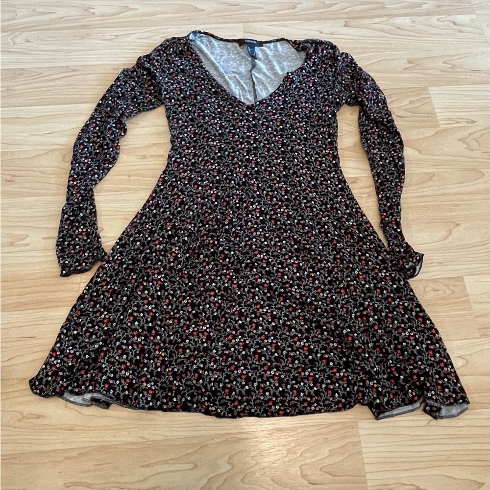 Forever 21 Black and White V-Neck Fit and Flare Dress